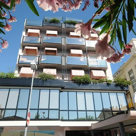 ホテル Ambassador