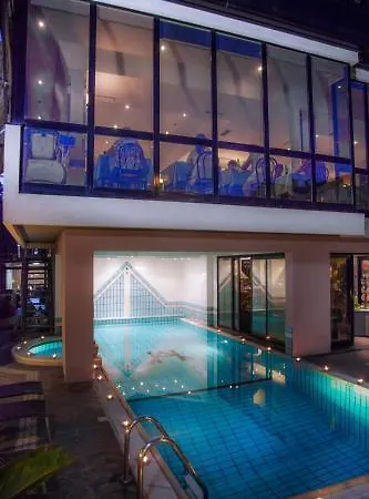 Ambassador Hotel 3*