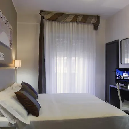 Ambassador Hotel 3*