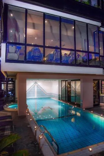 Ambassador Hotel 3*
