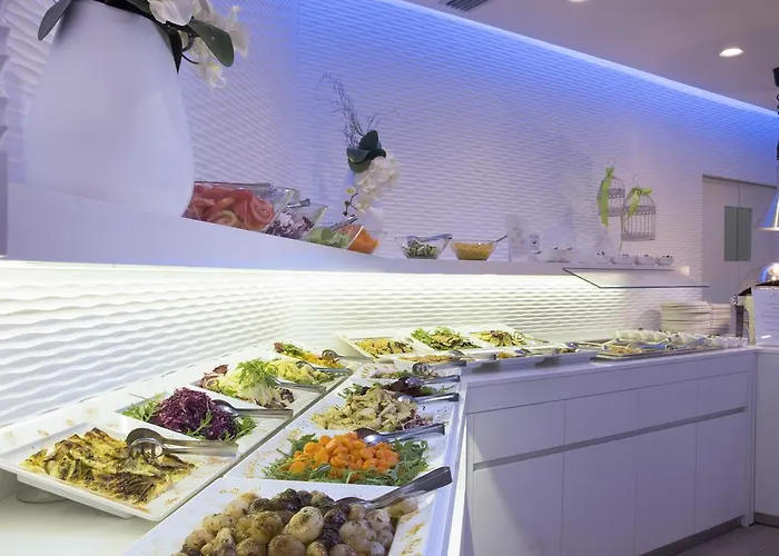 מלון Ambassador 3*