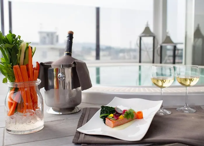 Ambassador 3* ריצ'יונה