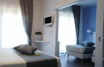 Ambassador 3*